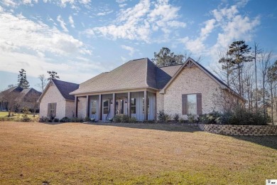 This is a beautiful 4 bedroom/ 3.5 bath home located on the golf on Southern Pines Golf Club (Calvert Course) in Louisiana - for sale on GolfHomes.com, golf home, golf lot