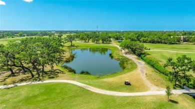 Welcome to the best value in Glen Oaks! This 2-bedroom on Bobby Jones Golf Club in Florida - for sale on GolfHomes.com, golf home, golf lot