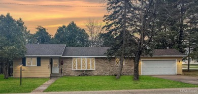 Enjoy the benefits of one-level living in this 3 bedroom, 2 bath on Pine Grove Country Club in Michigan - for sale on GolfHomes.com, golf home, golf lot