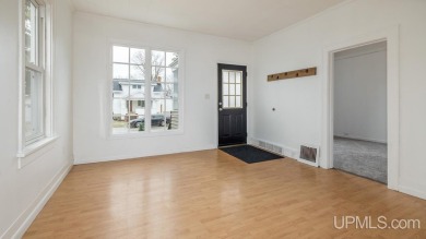 This spacious and charming 4 bedroom, 1.5 bath home is move-in on Pine Grove Country Club in Michigan - for sale on GolfHomes.com, golf home, golf lot