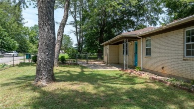 SELLER IS OFFERING TO PAY UP TO $7,000 IN BUYERS CLOSINGS COSTS on Cherokee Creek Golf Club in Arkansas - for sale on GolfHomes.com, golf home, golf lot