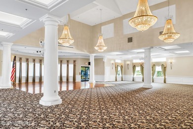 COME IN OUT OF THE COLD!!!! This beautiful well maintained and on Four Seasons Spa and Country Club in New Jersey - for sale on GolfHomes.com, golf home, golf lot