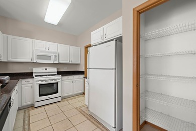 Carefree single-level living ranch townhome in Huntley's on Whisper Creek Golf Club in Illinois - for sale on GolfHomes.com, golf home, golf lot