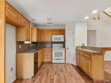 **Owner financing possible with certain terms**  Welcome to this on Holly Lake Ranch Golf Club in Texas - for sale on GolfHomes.com, golf home, golf lot