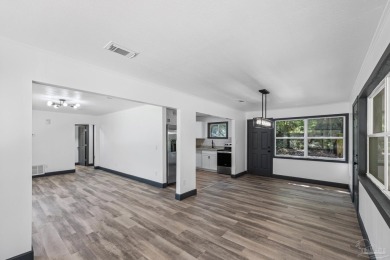 Charming and fully renovated... This cozy 3-bedroom, 1-bath home on Osceola Municipal Golf Course in Florida - for sale on GolfHomes.com, golf home, golf lot