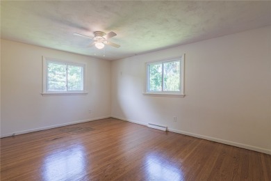 Wonderful in West Irondequoit Split is clean as a whistle, shows on Durand-Eastman Park Golf Course in New York - for sale on GolfHomes.com, golf home, golf lot