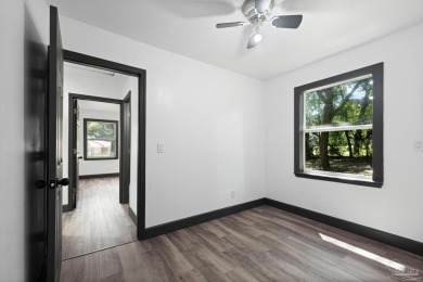 Charming and fully renovated... This cozy 3-bedroom, 1-bath home on Osceola Municipal Golf Course in Florida - for sale on GolfHomes.com, golf home, golf lot