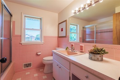 Wonderful in West Irondequoit Split is clean as a whistle, shows on Durand-Eastman Park Golf Course in New York - for sale on GolfHomes.com, golf home, golf lot