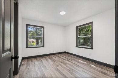 Charming and fully renovated... This cozy 3-bedroom, 1-bath home on Osceola Municipal Golf Course in Florida - for sale on GolfHomes.com, golf home, golf lot