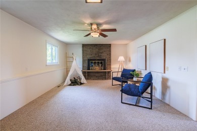 Wonderful in West Irondequoit Split is clean as a whistle, shows on Durand-Eastman Park Golf Course in New York - for sale on GolfHomes.com, golf home, golf lot