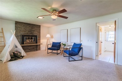 Wonderful in West Irondequoit Split is clean as a whistle, shows on Durand-Eastman Park Golf Course in New York - for sale on GolfHomes.com, golf home, golf lot