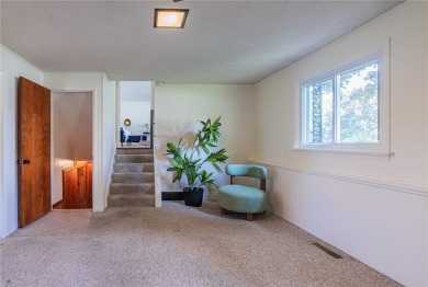 Wonderful in West Irondequoit Split is clean as a whistle, shows on Durand-Eastman Park Golf Course in New York - for sale on GolfHomes.com, golf home, golf lot