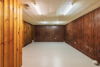 Wonderful in West Irondequoit Split is clean as a whistle, shows on Durand-Eastman Park Golf Course in New York - for sale on GolfHomes.com, golf home, golf lot
