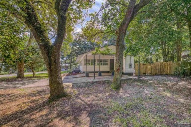 Charming and fully renovated... This cozy 3-bedroom, 1-bath home on Osceola Municipal Golf Course in Florida - for sale on GolfHomes.com, golf home, golf lot