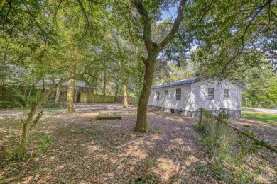 Charming and fully renovated... This cozy 3-bedroom, 1-bath home on Osceola Municipal Golf Course in Florida - for sale on GolfHomes.com, golf home, golf lot