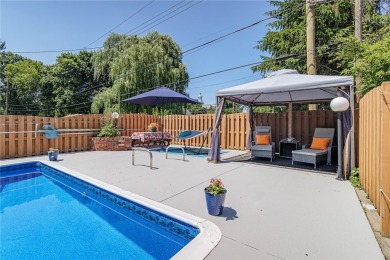 Wonderful in West Irondequoit Split is clean as a whistle, shows on Durand-Eastman Park Golf Course in New York - for sale on GolfHomes.com, golf home, golf lot