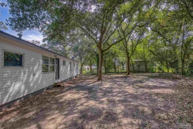 Charming and fully renovated... This cozy 3-bedroom, 1-bath home on Osceola Municipal Golf Course in Florida - for sale on GolfHomes.com, golf home, golf lot