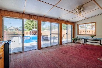 Wonderful in West Irondequoit Split is clean as a whistle, shows on Durand-Eastman Park Golf Course in New York - for sale on GolfHomes.com, golf home, golf lot