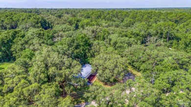Charming and fully renovated... This cozy 3-bedroom, 1-bath home on Osceola Municipal Golf Course in Florida - for sale on GolfHomes.com, golf home, golf lot