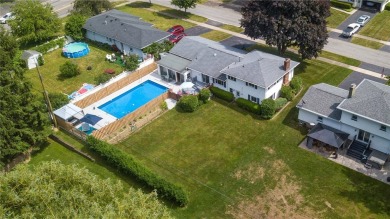 Wonderful in West Irondequoit Split is clean as a whistle, shows on Durand-Eastman Park Golf Course in New York - for sale on GolfHomes.com, golf home, golf lot