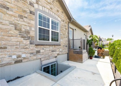 Lightly lived in move-in ready fabulous townhome in Greens of on Shawnee Golf and Country Club in Kansas - for sale on GolfHomes.com, golf home, golf lot