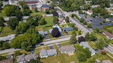 Wonderful in West Irondequoit Split is clean as a whistle, shows on Durand-Eastman Park Golf Course in New York - for sale on GolfHomes.com, golf home, golf lot