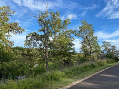 Beautiful lakefront residential lot in great location in on Ledgestone Country Club and Golf Course in Missouri - for sale on GolfHomes.com, golf home, golf lot