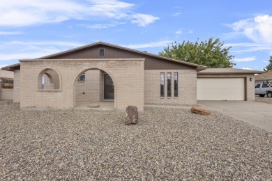 Welcome to your charming retreat on a peaceful cul-de-sac! This on Tierra Del Sol Golf Course in New Mexico - for sale on GolfHomes.com, golf home, golf lot