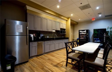 Price Reduced by $10,000. Rare Sherwood model priced to sell in on Kings Ridge Golf Club in Florida - for sale on GolfHomes.com, golf home, golf lot