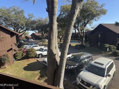 JUST REDUCED To SELL! 2 BEDROOM/ 2 BATH CONDO WITH AMAZING VIEWS on Diamondhead Country Club in Mississippi - for sale on GolfHomes.com, golf home, golf lot