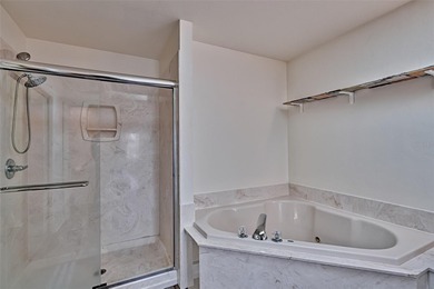 Come see this extremely well maintained home in Meadowbrook! on Meadowbrook Golf Club in Florida - for sale on GolfHomes.com, golf home, golf lot