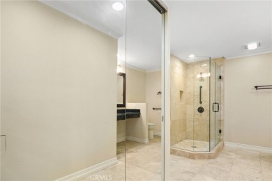 Beautifully updated lower-level Catalina end unit in a peaceful on Leisure Village Par 3 Golf Course in California - for sale on GolfHomes.com, golf home, golf lot