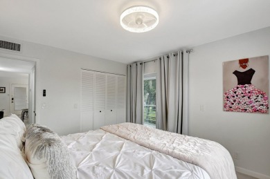 Stunning 2 BR 2 BTH top floor unit at King's Point  very on Kings Point Golf -Flanders Way in Florida - for sale on GolfHomes.com, golf home, golf lot