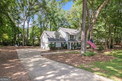 Welcome home to this spacious and well-maintained 4-bedroom, 2 on Braelinn Golf Club in Georgia - for sale on GolfHomes.com, golf home, golf lot