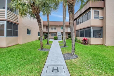 Stunning 2 BR 2 BTH top floor unit at King's Point  very on Kings Point Golf -Flanders Way in Florida - for sale on GolfHomes.com, golf home, golf lot