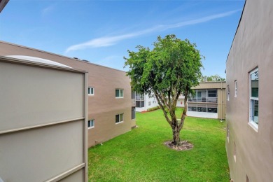 Stunning 2 BR 2 BTH top floor unit at King's Point  very on Kings Point Golf -Flanders Way in Florida - for sale on GolfHomes.com, golf home, golf lot