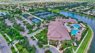 Stunning 2 BR 2 BTH top floor unit at King's Point  very on Kings Point Golf -Flanders Way in Florida - for sale on GolfHomes.com, golf home, golf lot