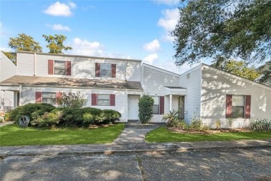 Meticulously maintained condo nestled in Royal Golf course on Royal Golf Club in Louisiana - for sale on GolfHomes.com, golf home, golf lot