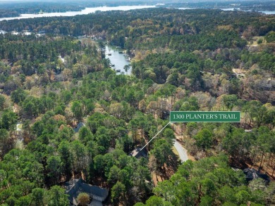 Super cute and newly renovated home in Reynolds Lake Oconee. New on Reynolds Lake Oconee - The Oconee in Georgia - for sale on GolfHomes.com, golf home, golf lot