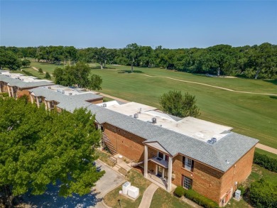 Charming 1 bedroom condo on the 18th fairway of Ridglea Country on Ridglea Golf Course in Texas - for sale on GolfHomes.com, golf home, golf lot