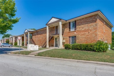 Charming 1 bedroom condo on the 18th fairway of Ridglea Country on Ridglea Golf Course in Texas - for sale on GolfHomes.com, golf home, golf lot