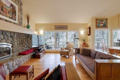 Exceptional golf course home in Rivers Edge Village backing up on Rivers Edge Golf Resort in Oregon - for sale on GolfHomes.com, golf home, golf lot