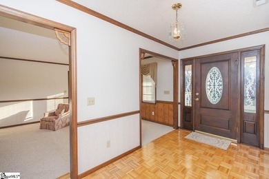 Smithfields - This 3-bedroom, 2 1/2 bath all-brick one level on Smithfields Country Club in South Carolina - for sale on GolfHomes.com, golf home, golf lot