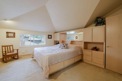 Exceptional golf course home in Rivers Edge Village backing up on Rivers Edge Golf Resort in Oregon - for sale on GolfHomes.com, golf home, golf lot