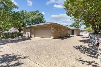 !!!New Price Adjustment-EXTRA DOLLARS toward updates! 

Don't on De Cordova Bend Country Club in Texas - for sale on GolfHomes.com, golf home, golf lot