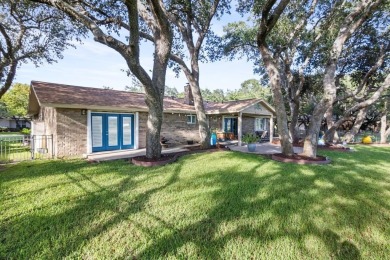 Combining seaside & golf resort getaway welcome to 107 Marion on Rockport Country Club in Texas - for sale on GolfHomes.com, golf home, golf lot