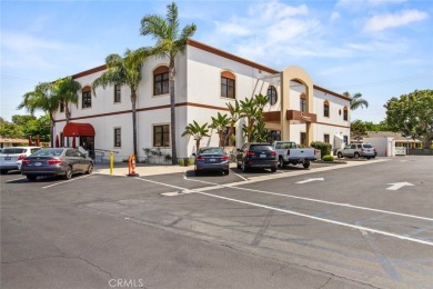 Bright and Cozy Corner Unit in Mutual 2 - Nestled in the on Leisure World Seal Beach Golf Course in California - for sale on GolfHomes.com, golf home, golf lot