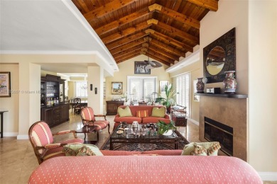 This stunning penthouse spans 3,501 sqft of luxurious indoor on  in Florida - for sale on GolfHomes.com, golf home, golf lot