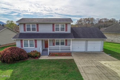 Above average 3 bedroom, 2 and a half bath home on a quiet dead on Silver Lake Golf Course in Tennessee - for sale on GolfHomes.com, golf home, golf lot