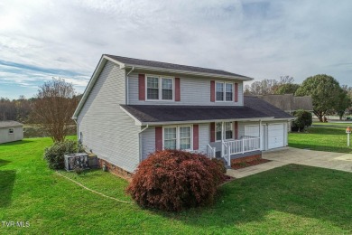 Above average 3 bedroom, 2 and a half bath home on a quiet dead on Silver Lake Golf Course in Tennessee - for sale on GolfHomes.com, golf home, golf lot